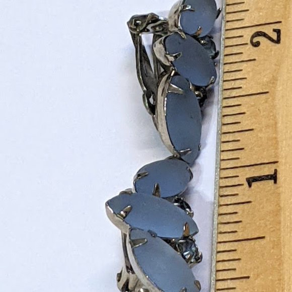 Vintage Art Deco Blue Frosted Glass Clip Earrings - Picture 3 of 4